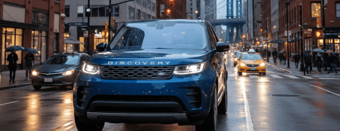 砂浜に停車しているsuv